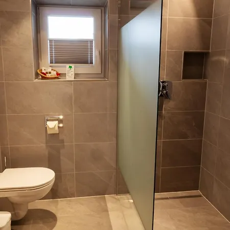 Konukevi Eggerstueberl 3*